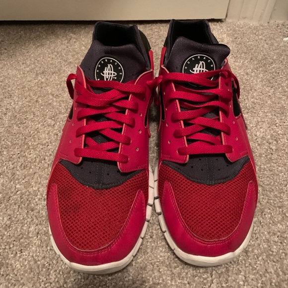 nike huarache black and red 2012